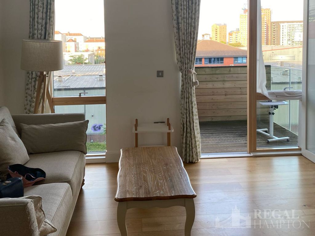 Property photo 2 of 8