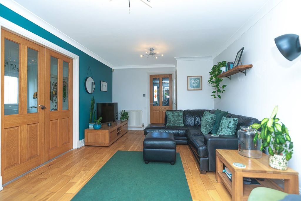 Property photo 1 of 30