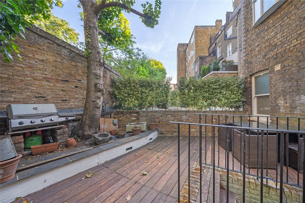 Property photo 2 of 9 Picture No. 12