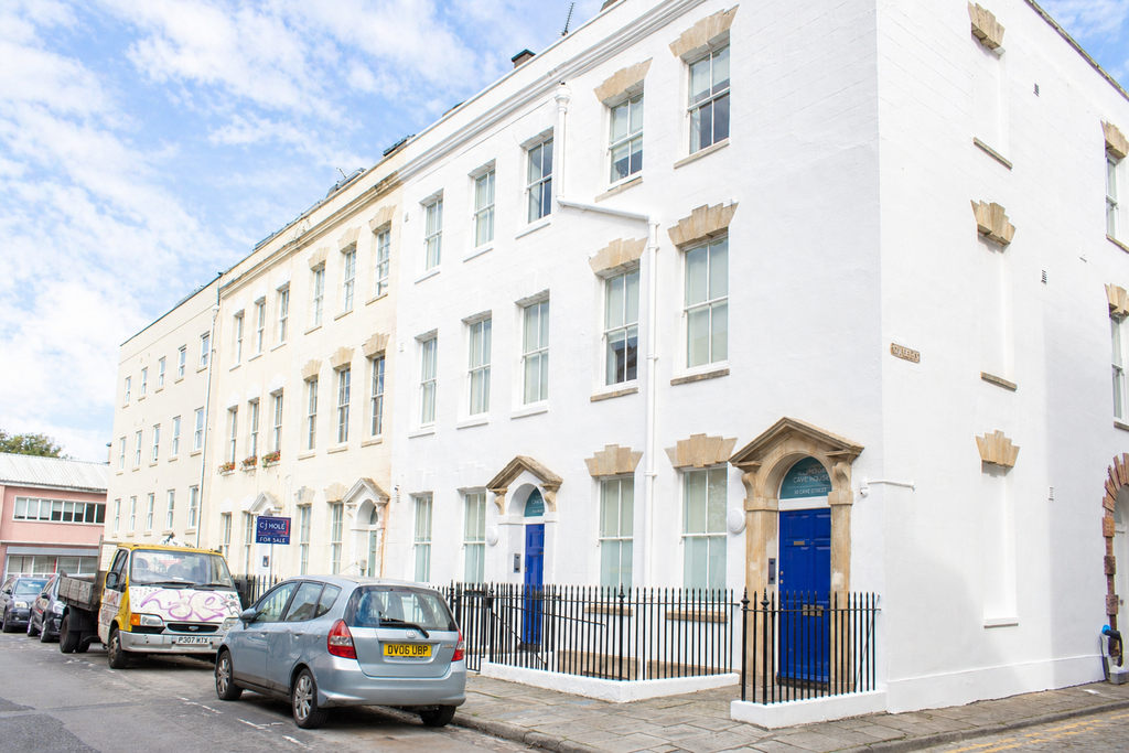 Property photo 1 of 6