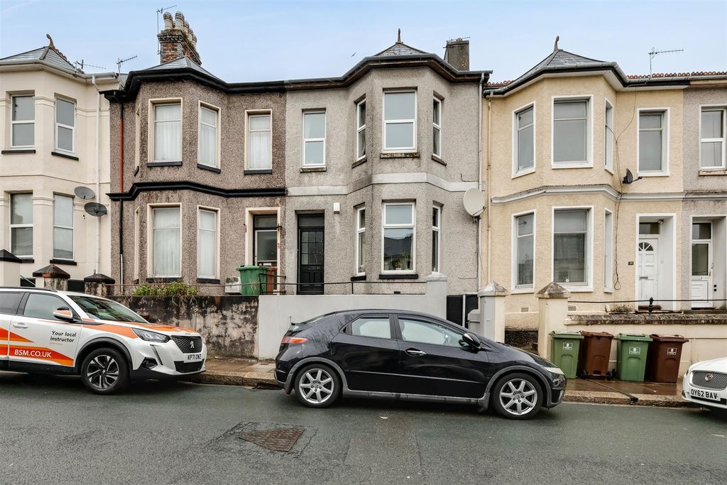 Property photo 1 of 9 Front Exterior