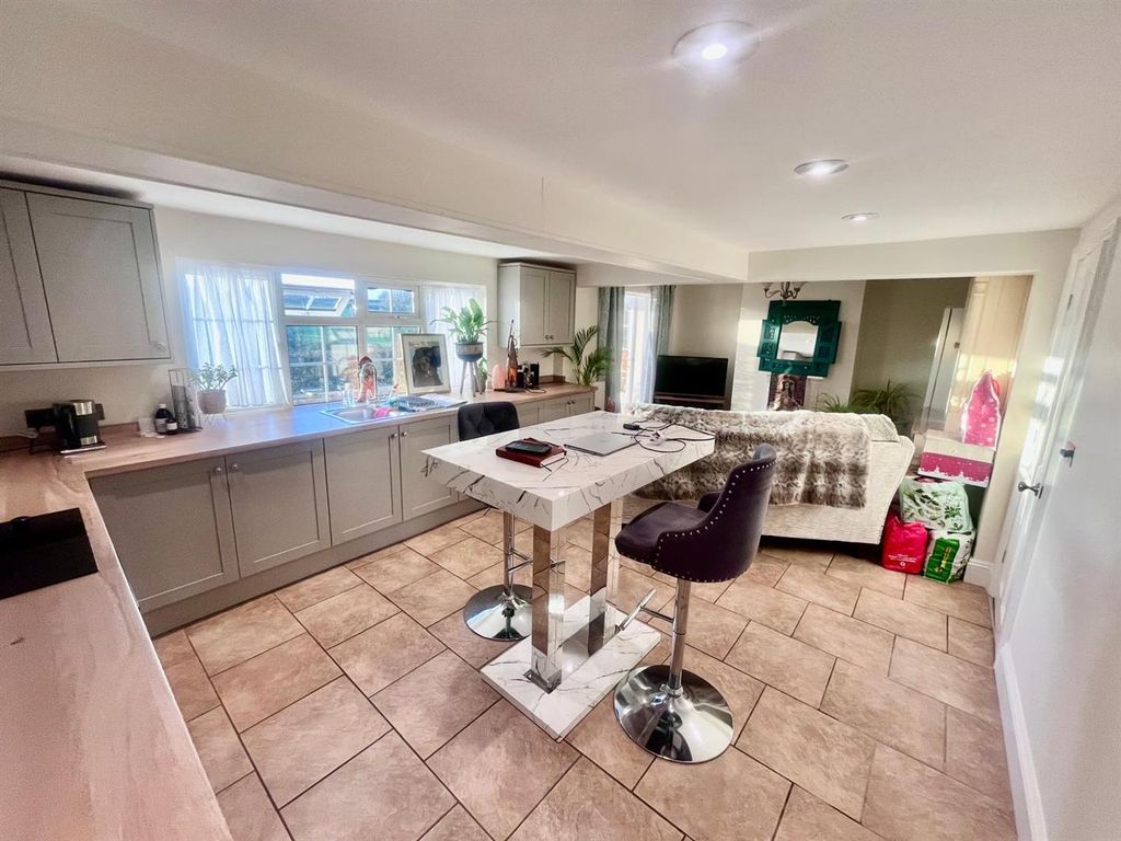 Property photo 2 of 21 262Cde31-32B9-4Efc-9163-A74Ca990B9Ef.Jpg