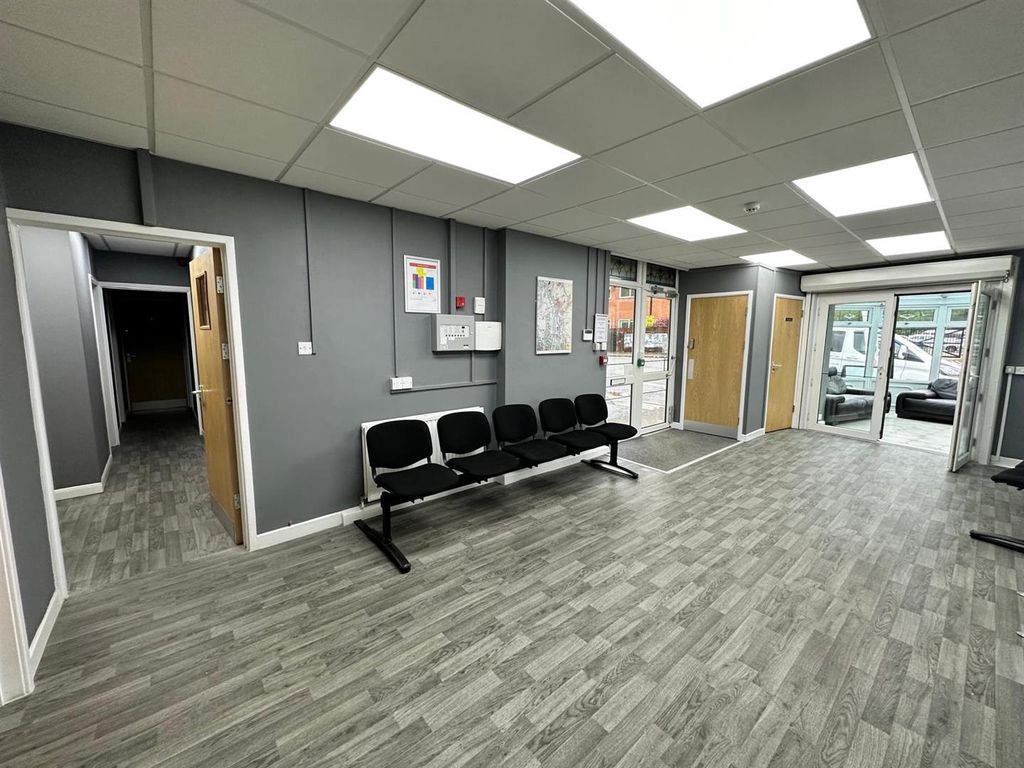 Property photo 2 of 9 Reception Area (Communal)