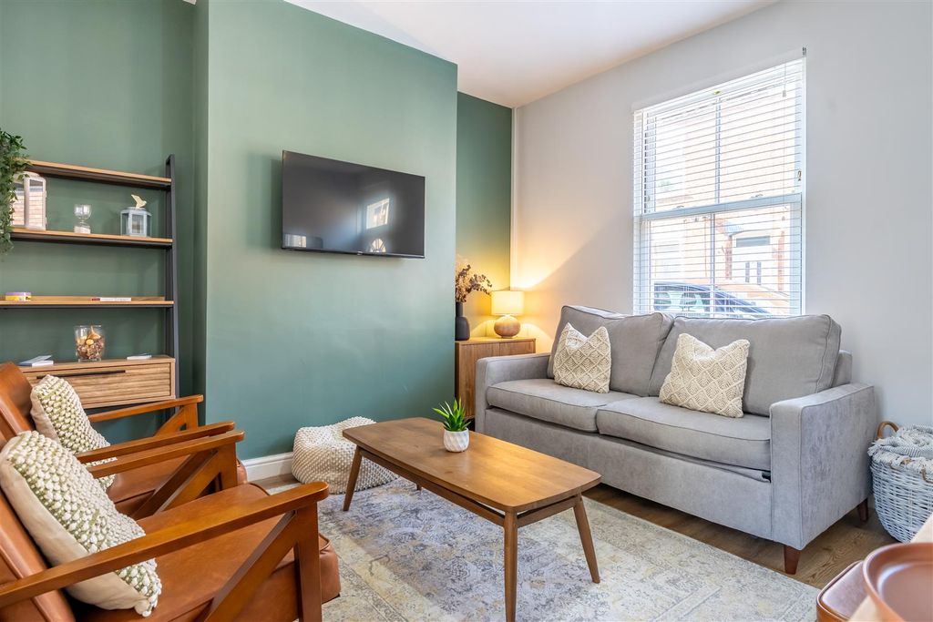 Property photo 1 of 18 27 St Pauls Terrace-3.Jpg