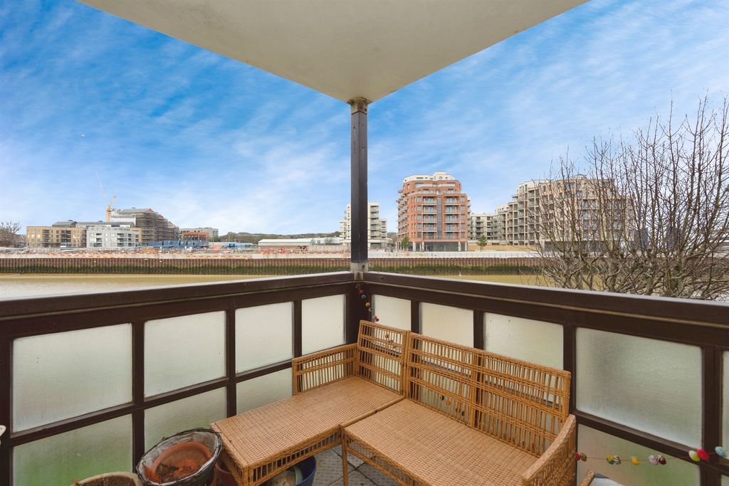 Property photo 3 of 20