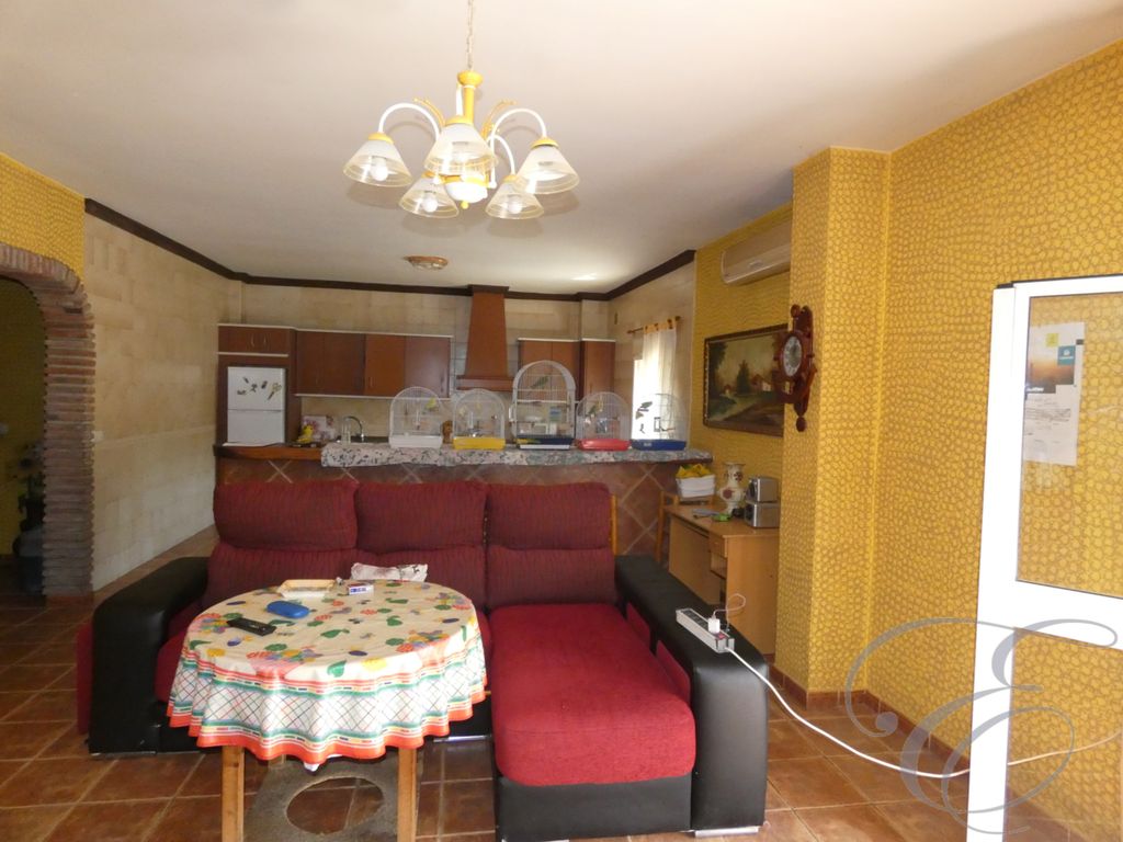 Property photo 3 of 12