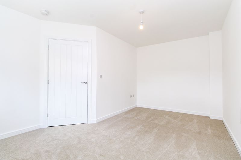 Property photo 3 of 16 Lounge