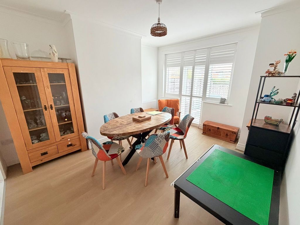 Property photo 3 of 22