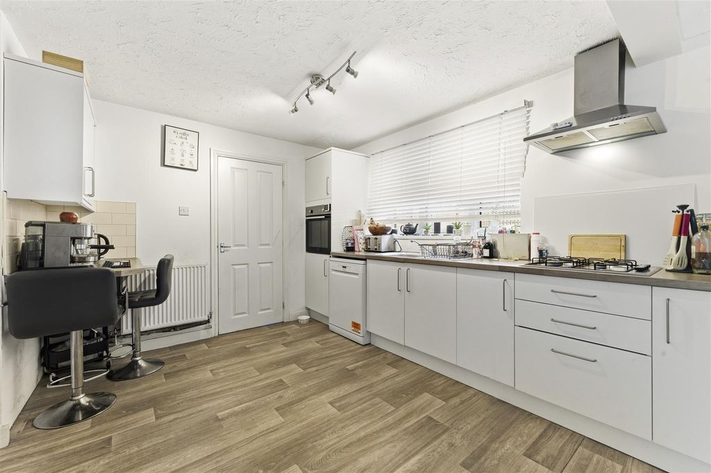 Property photo 3 of 20 01-A7401868.Jpg