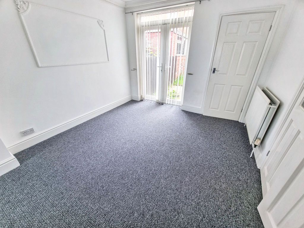 Property photo 3 of 11 Photo 6
