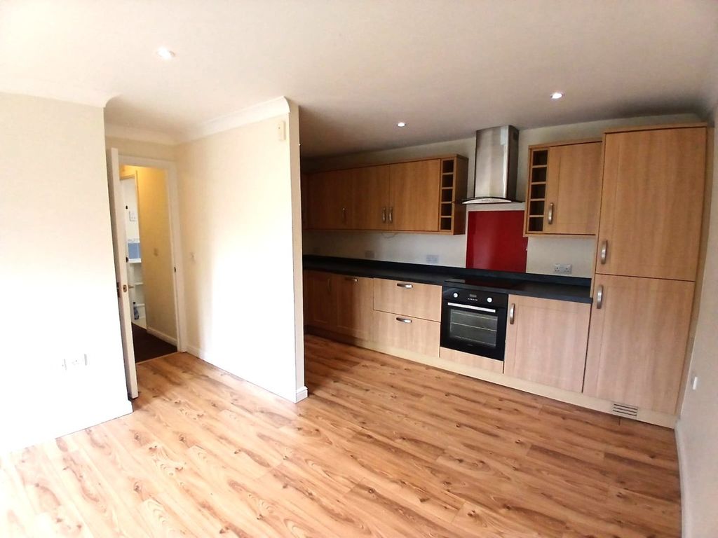 Property photo 3 of 8