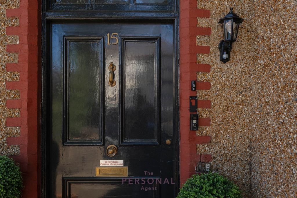 Property photo 1 of 12
