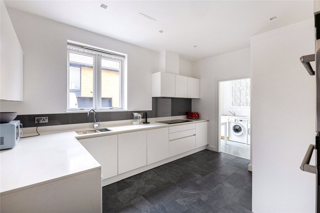 Property photo 3 of 16 Picture No. 07