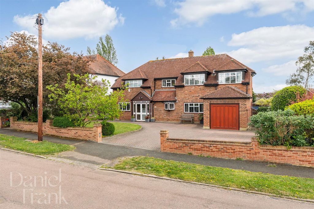 Property photo 1 of 41
