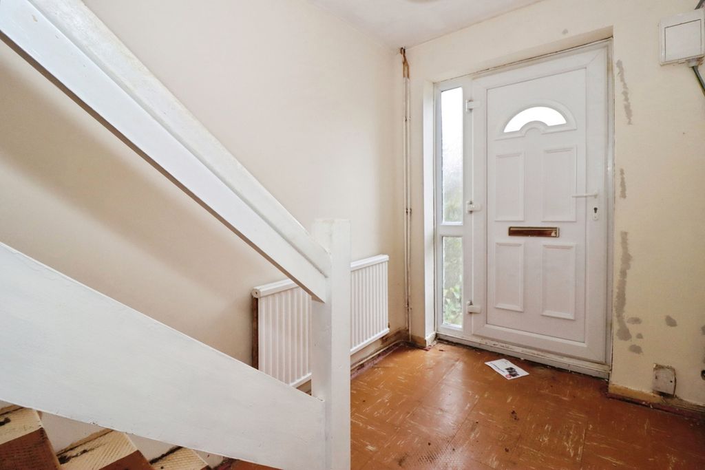 Property photo 2 of 17 Photo