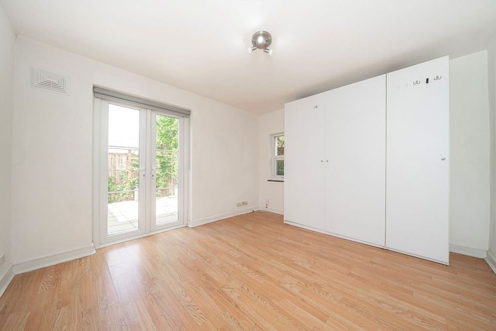Property photo 2 of 4
