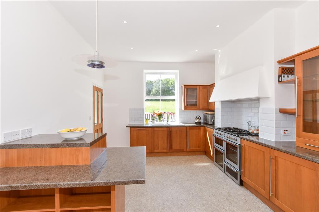 Property photo 2 of 14 Kitchen