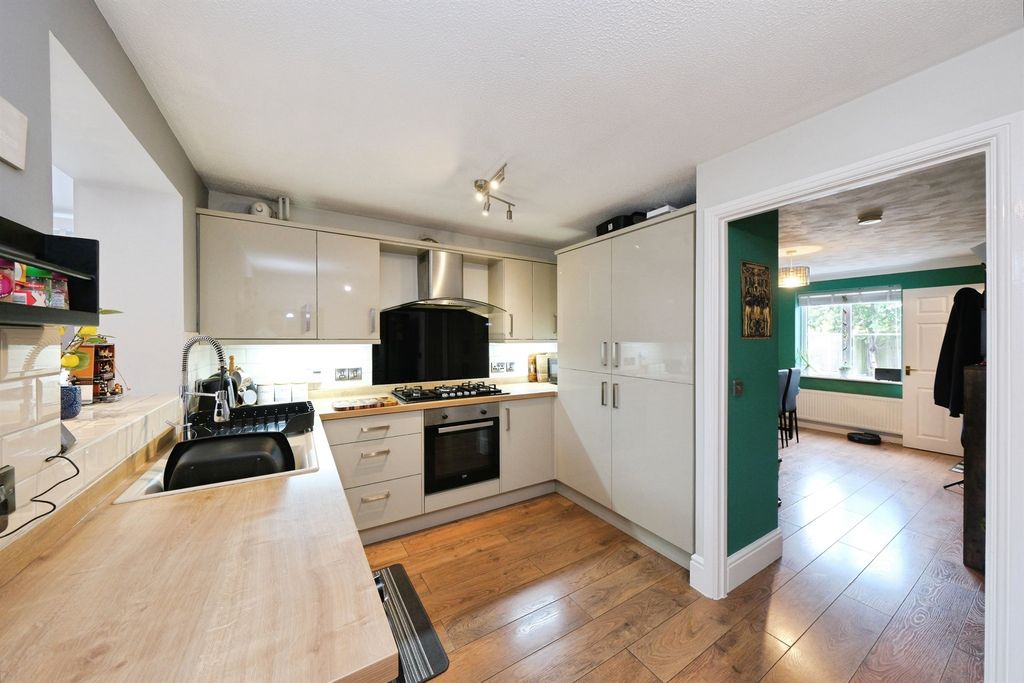 Property photo 3 of 14