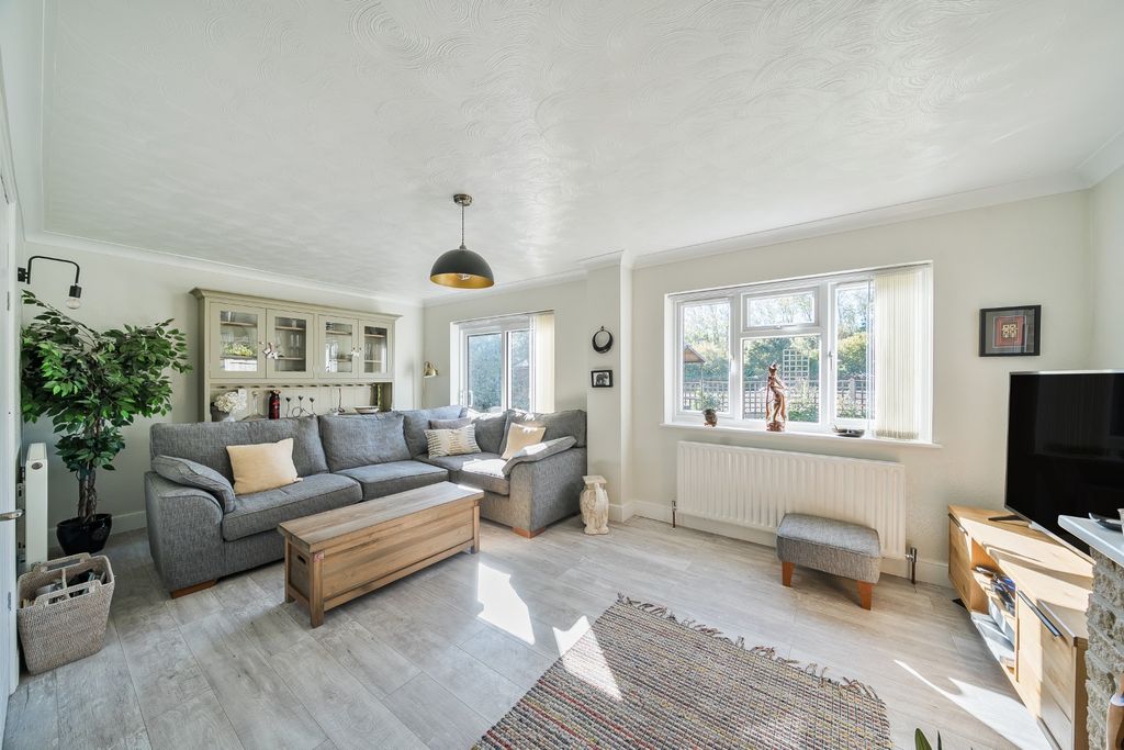 Property photo 3 of 24 4208304