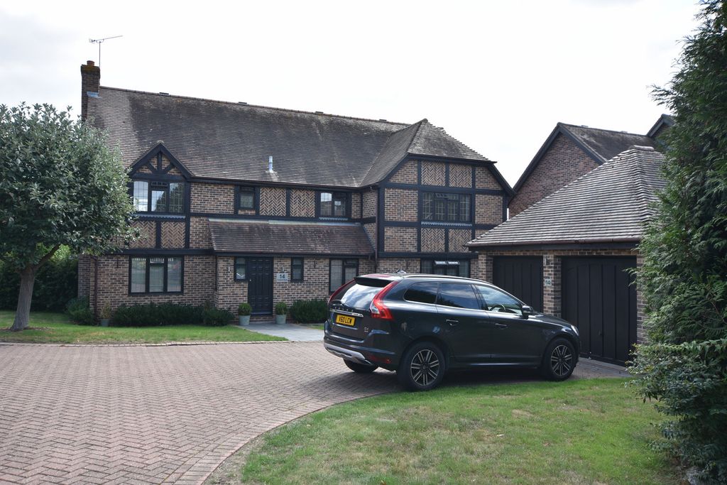 Property photo 1 of 24