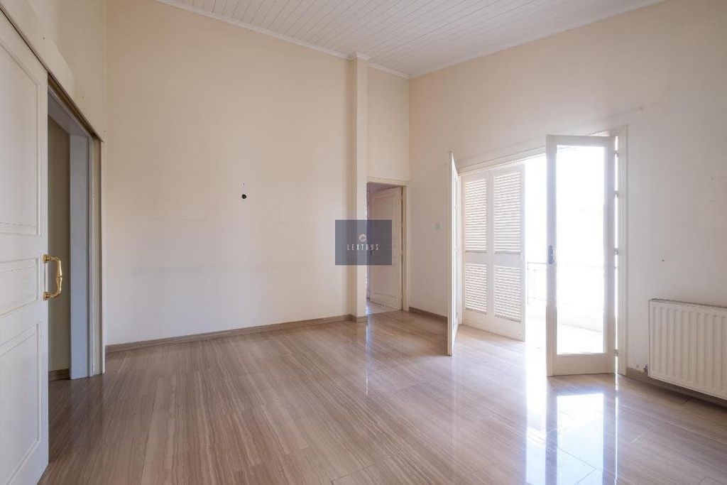 Property photo 2 of 25