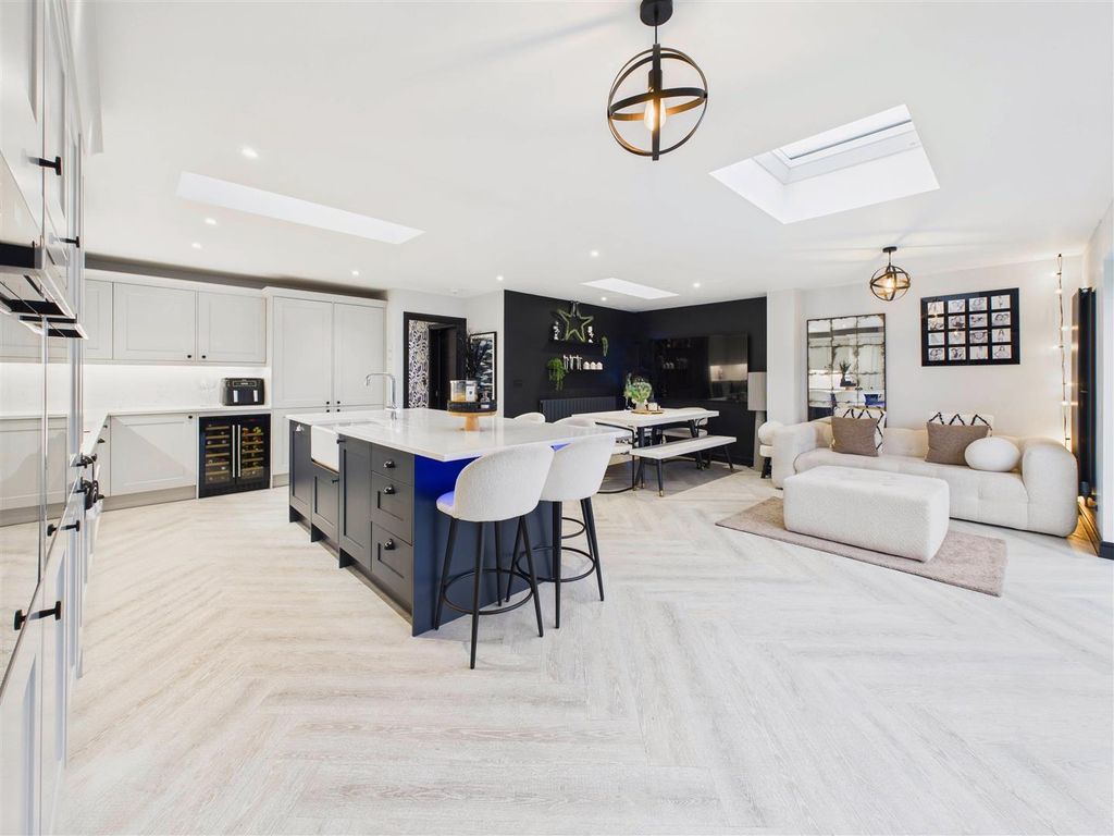 Property photo 2 of 22 Open Plan Living Kitchen