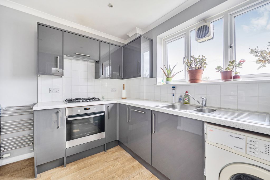 Property photo 2 of 20 1471645-8-6A26Fc5...