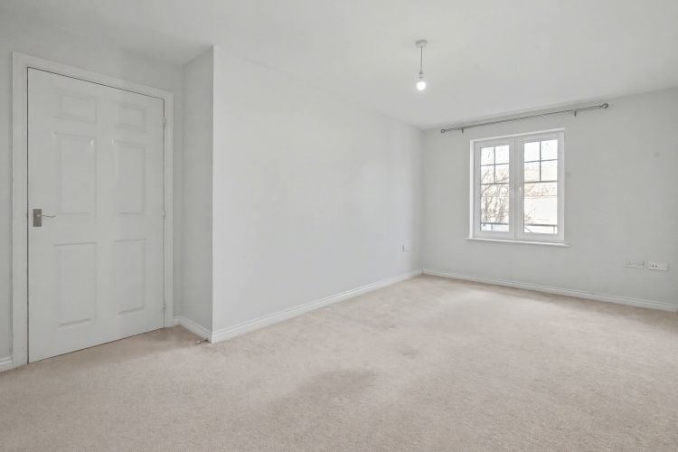 Property photo 3 of 8 325578