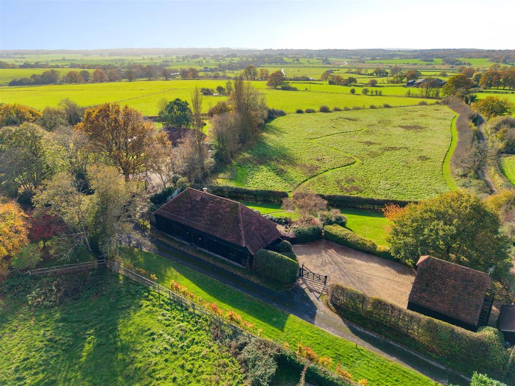 Property photo 1 of 24 Oxney Isle Barn Tn31 - Externals (31)