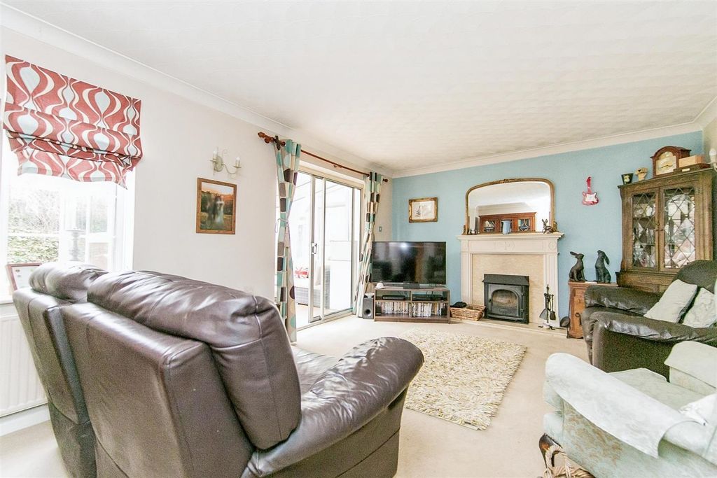Property photo 2 of 13