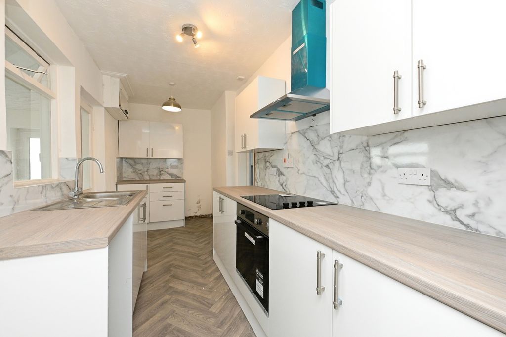 Property photo 2 of 17 Photo