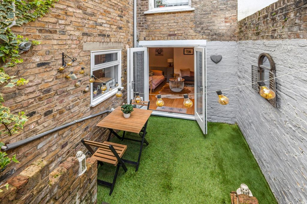 Property photo 3 of 15