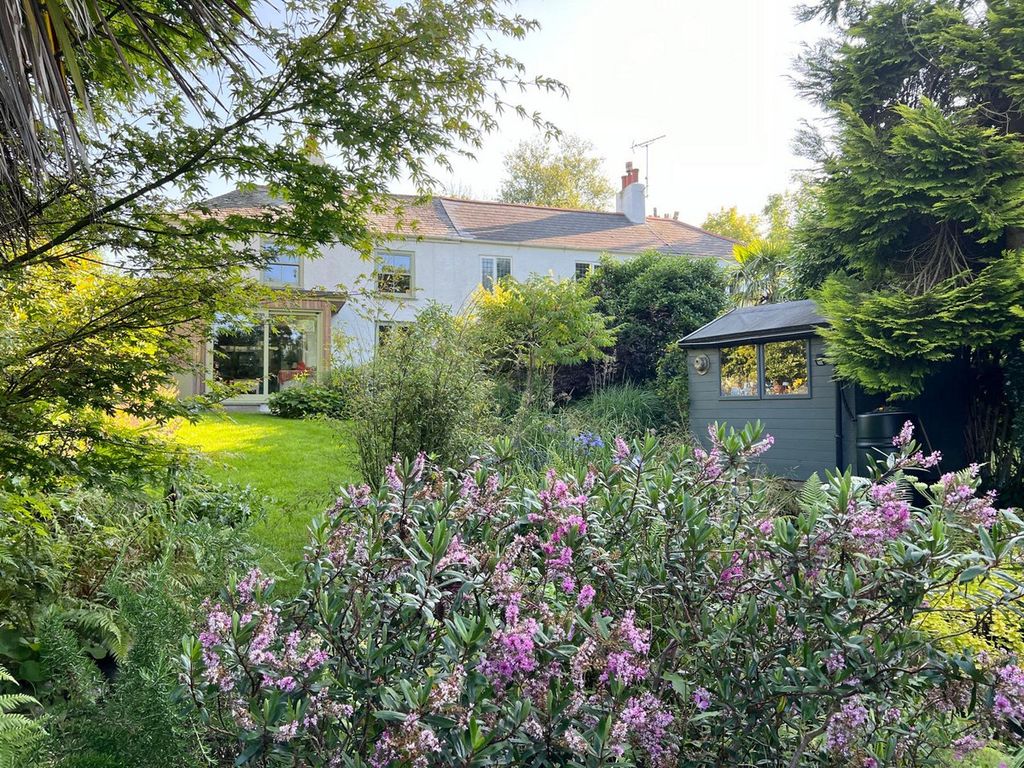 Property photo 1 of 33