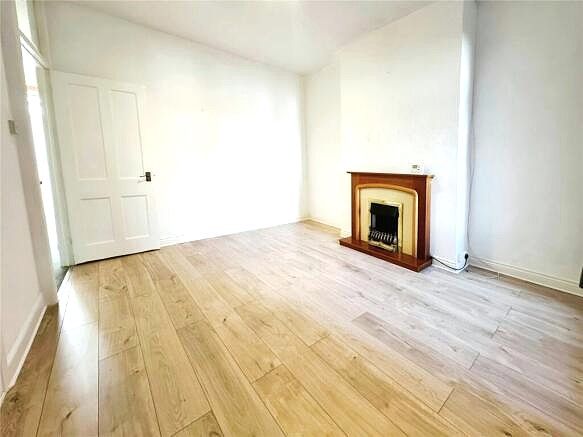 Property photo 3 of 14 Dining Room