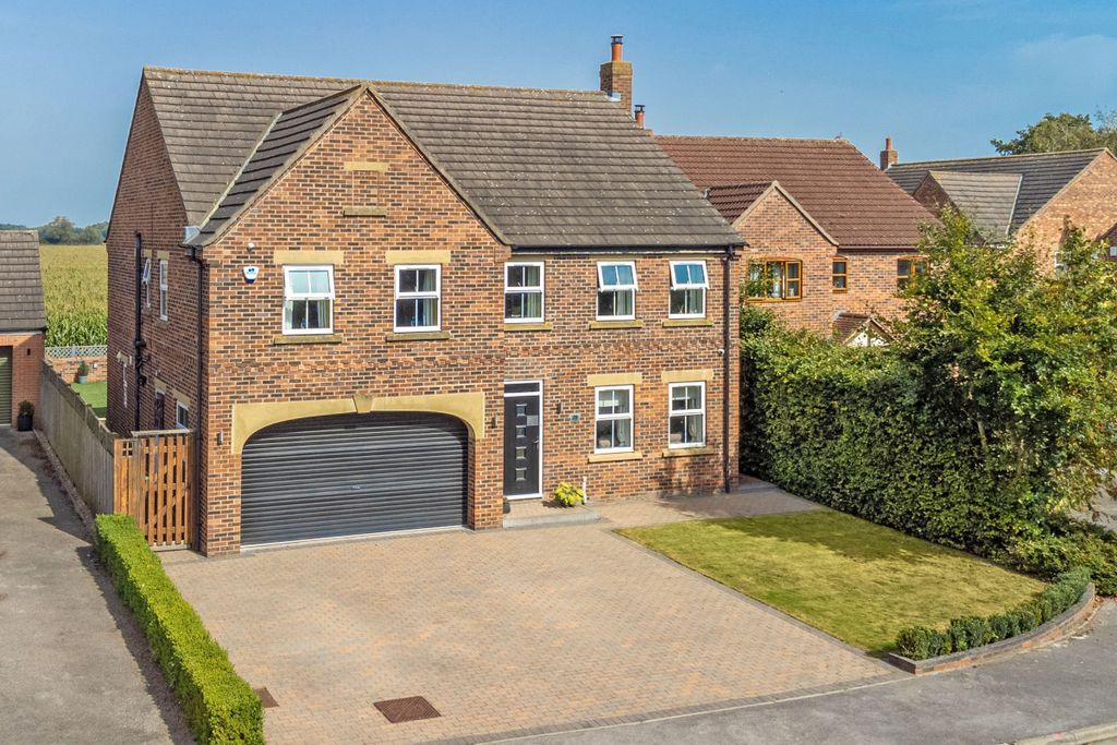 Property photo 1 of 36 Vinegardensfrontb