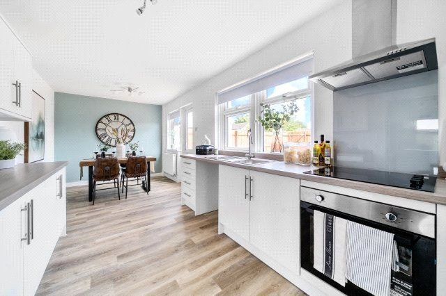 Property photo 1 of 35 Picture No. 05