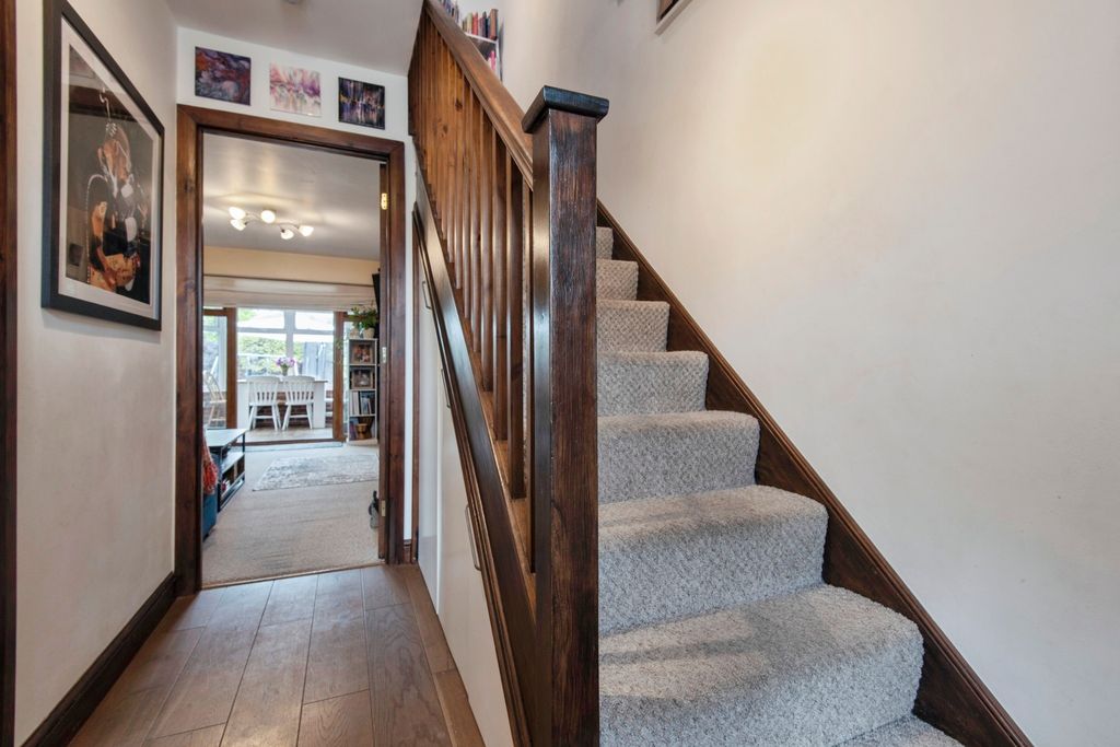 Property photo 2 of 20 Hall