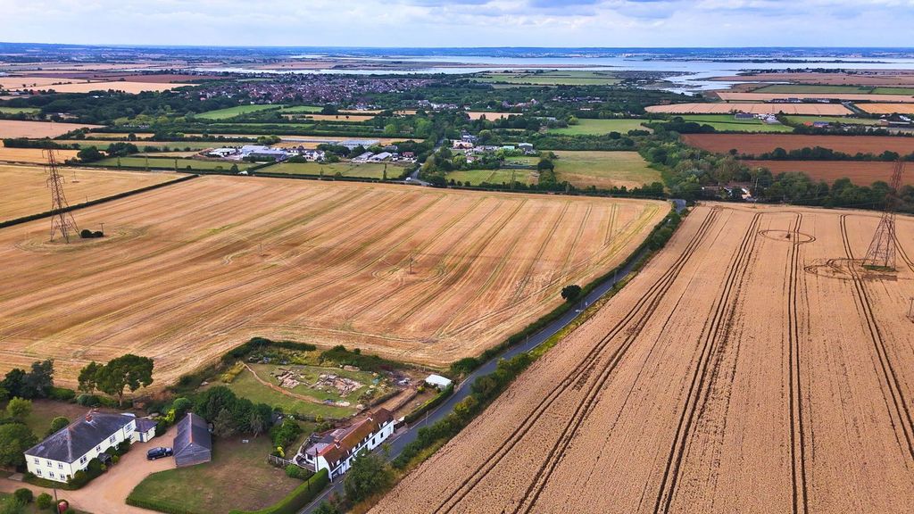 Property photo 2 of 27