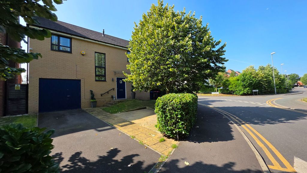Property photo 2 of 29