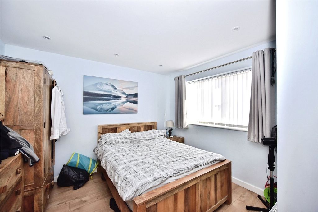 Property photo 3 of 13 Bedroom