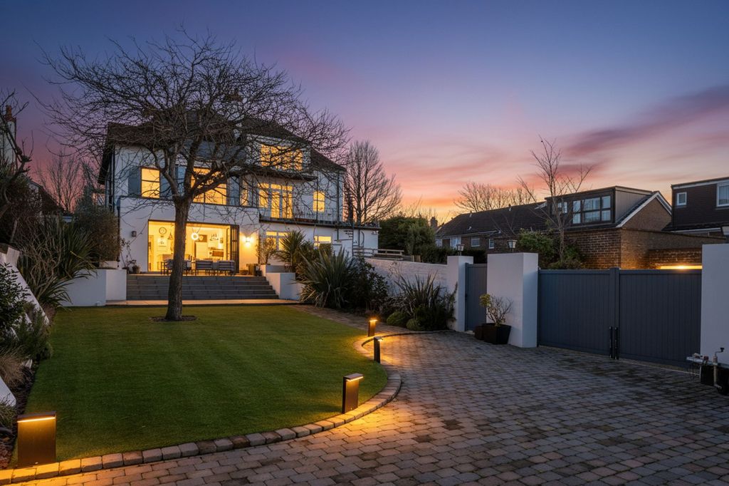 Property photo 1 of 42