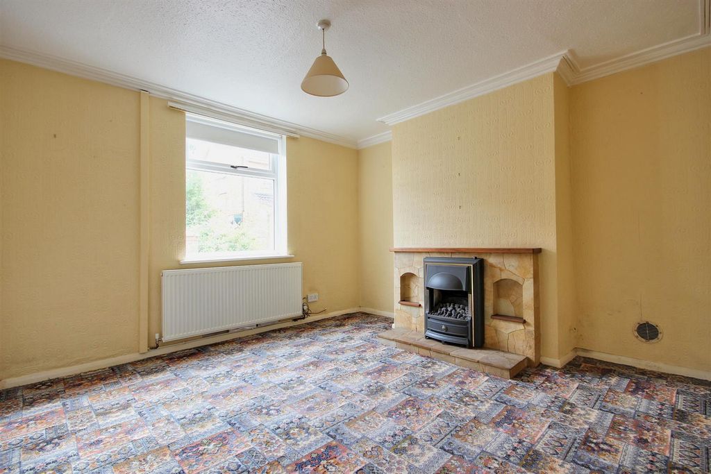 Property photo 2 of 19 Lounge