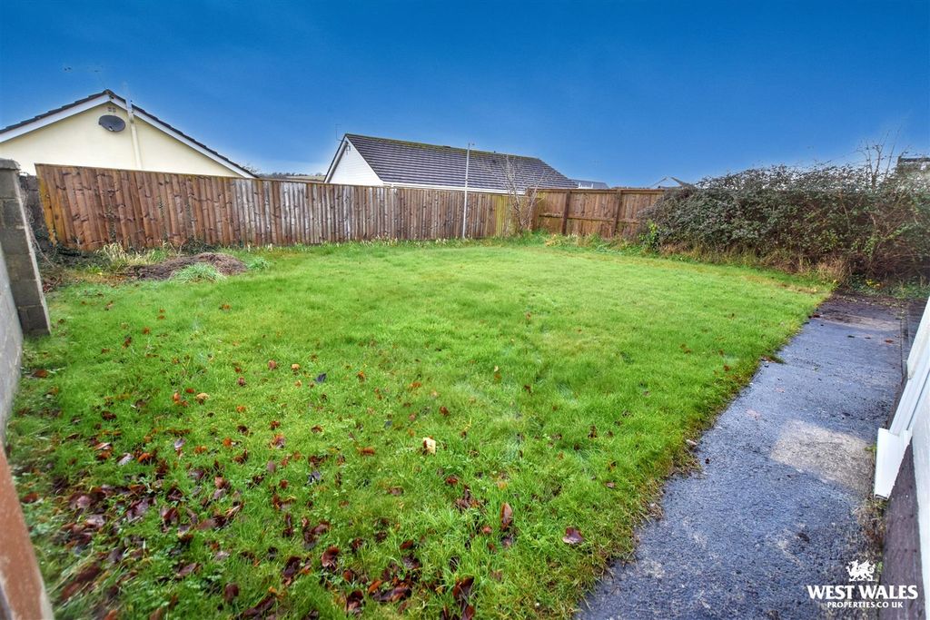 Additional image 4 of 3 bed detached bungalow for saleVicarage Fields, Pembroke SA71