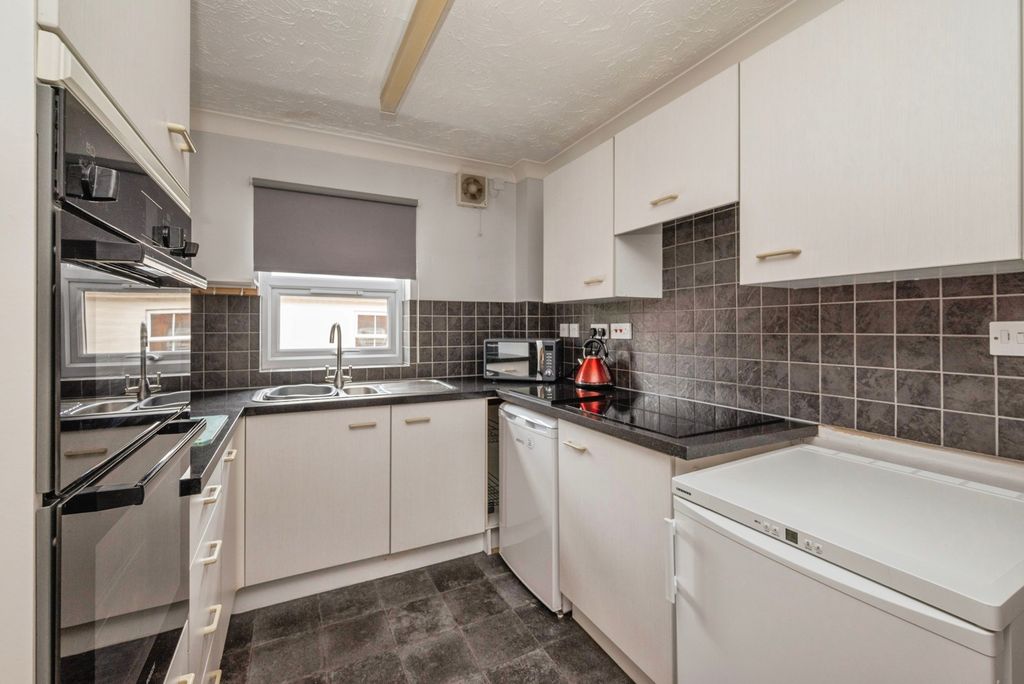 Property photo 2 of 16 Kitchen