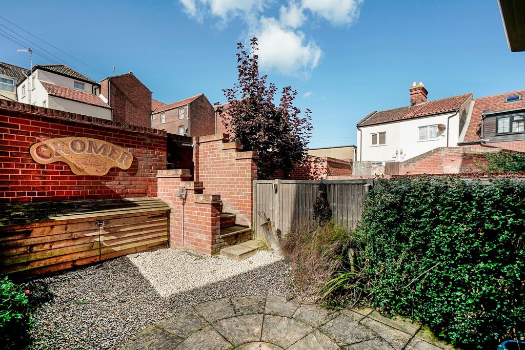 Property photo 3 of 13