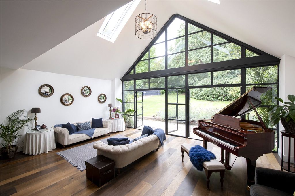 Property photo 2 of 16 Reception Room