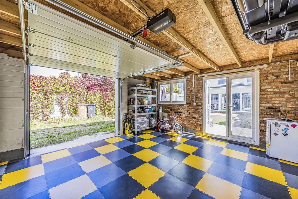 Property photo 3 of 22 26 Ascot Road, Baffins-Porticomarketing-Soldby-38.