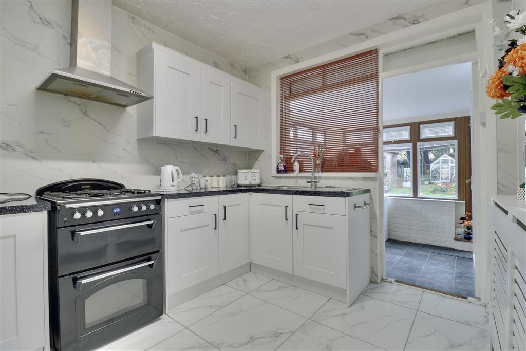 Property photo 2 of 22 Kitchen