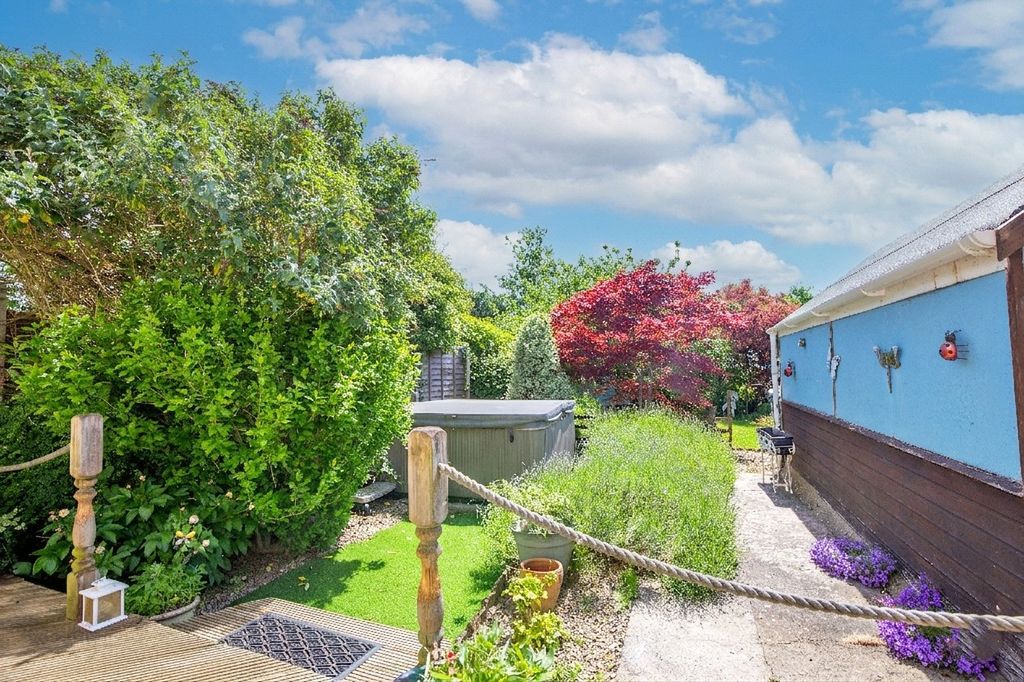 Property photo 2 of 17 Picture No. 04