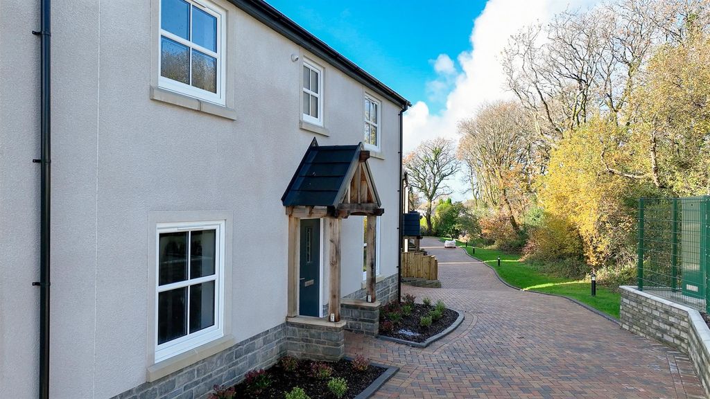 Property photo 2 of 30 Photo 2-926.Jpg